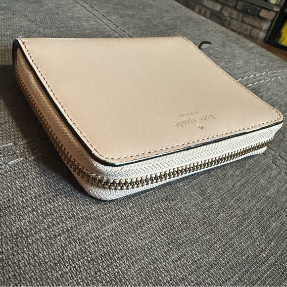 Kate Spade Pale Pink Square Wallet - Picture 2 of 5